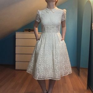 Gal Meets Glam collar white fit and flare dress